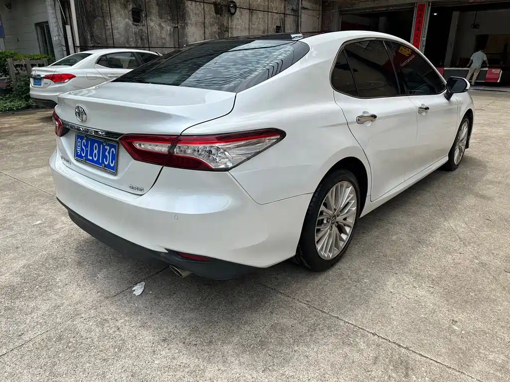 Toyota Camry 2020 — фото 2