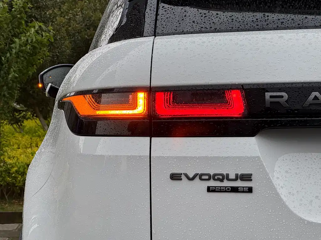 Land Rover Evoque 2020 — фото 7