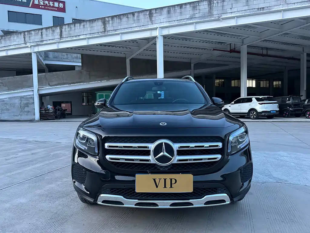 Mercedes-Benz GLB 2023