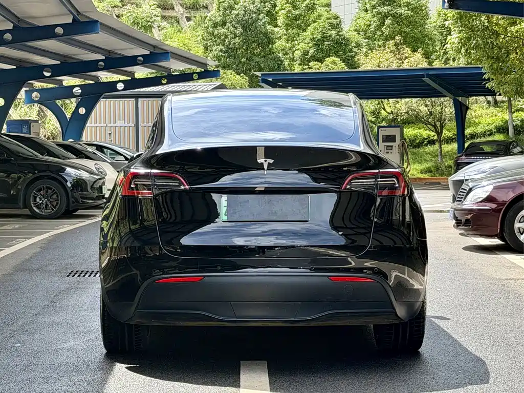Tesla Model Y 2023 — фото 5