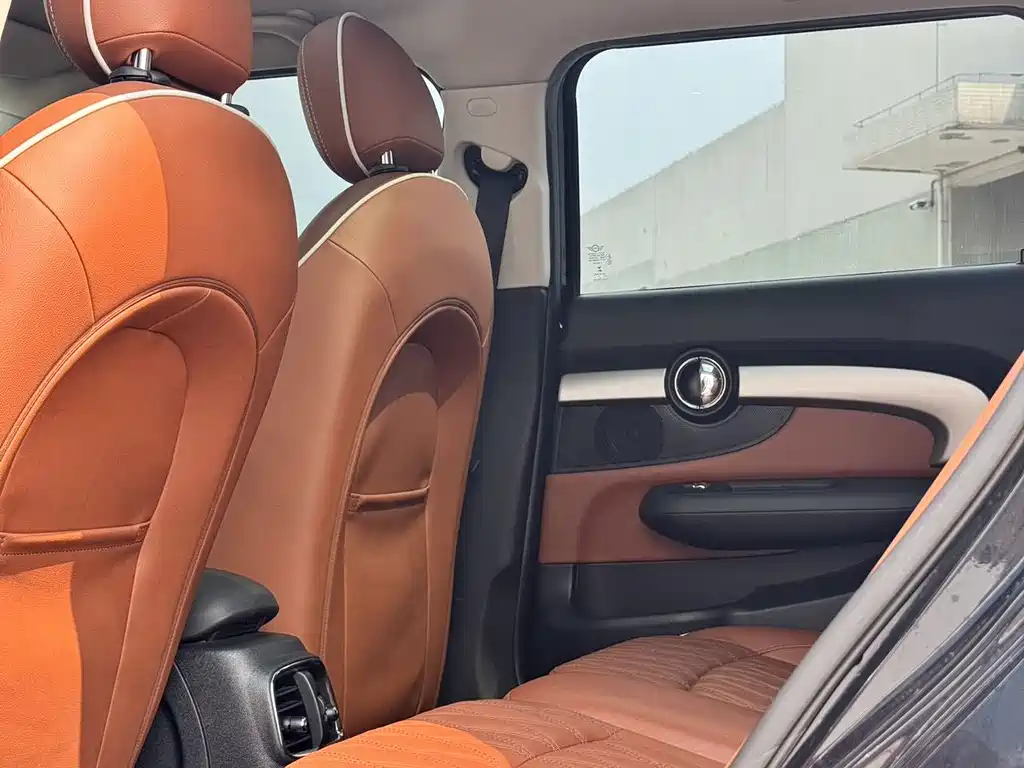 MINI Clubman 2019 — фото 17