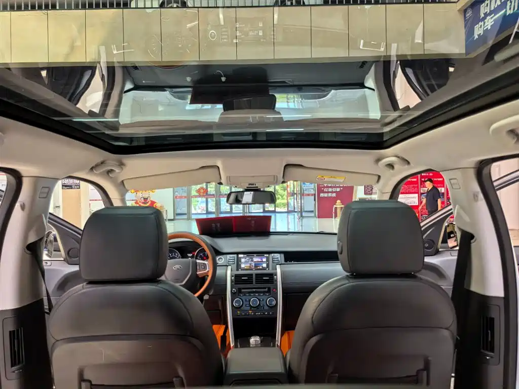Land Rover Discovery Sport 2015 — фото 10
