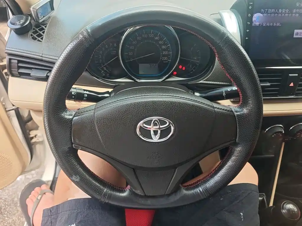 Toyota Vios 2015 — фото 11