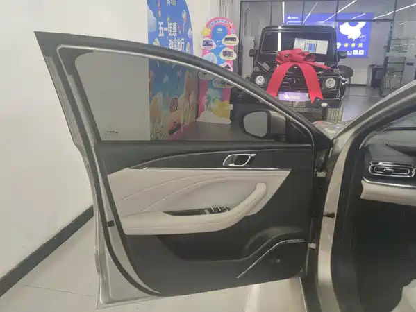 Geely Galaxy Star 6 2025