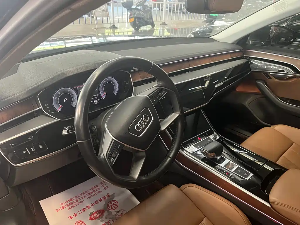 Audi A8 2019 — фото 8
