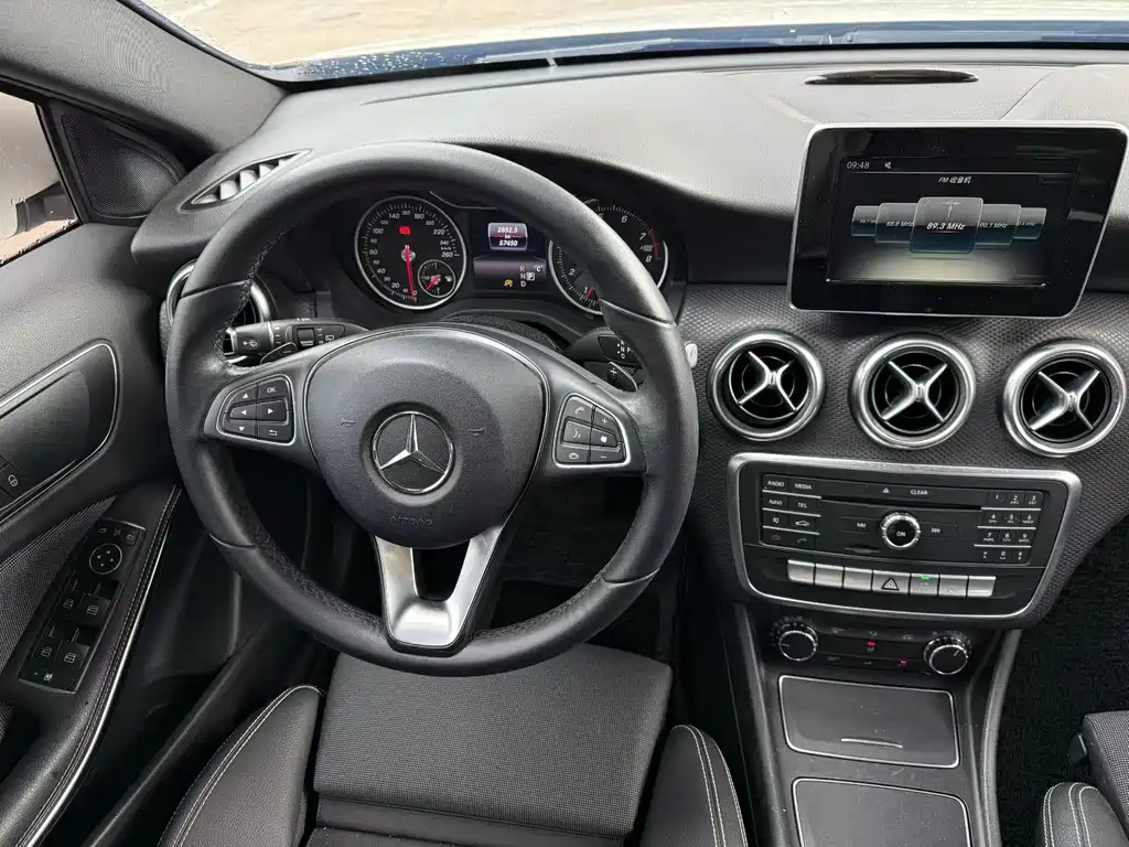 Mercedes-Benz A-Class 2017 — фото 8