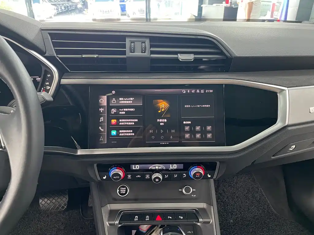 Audi Q3 2023 — фото 10