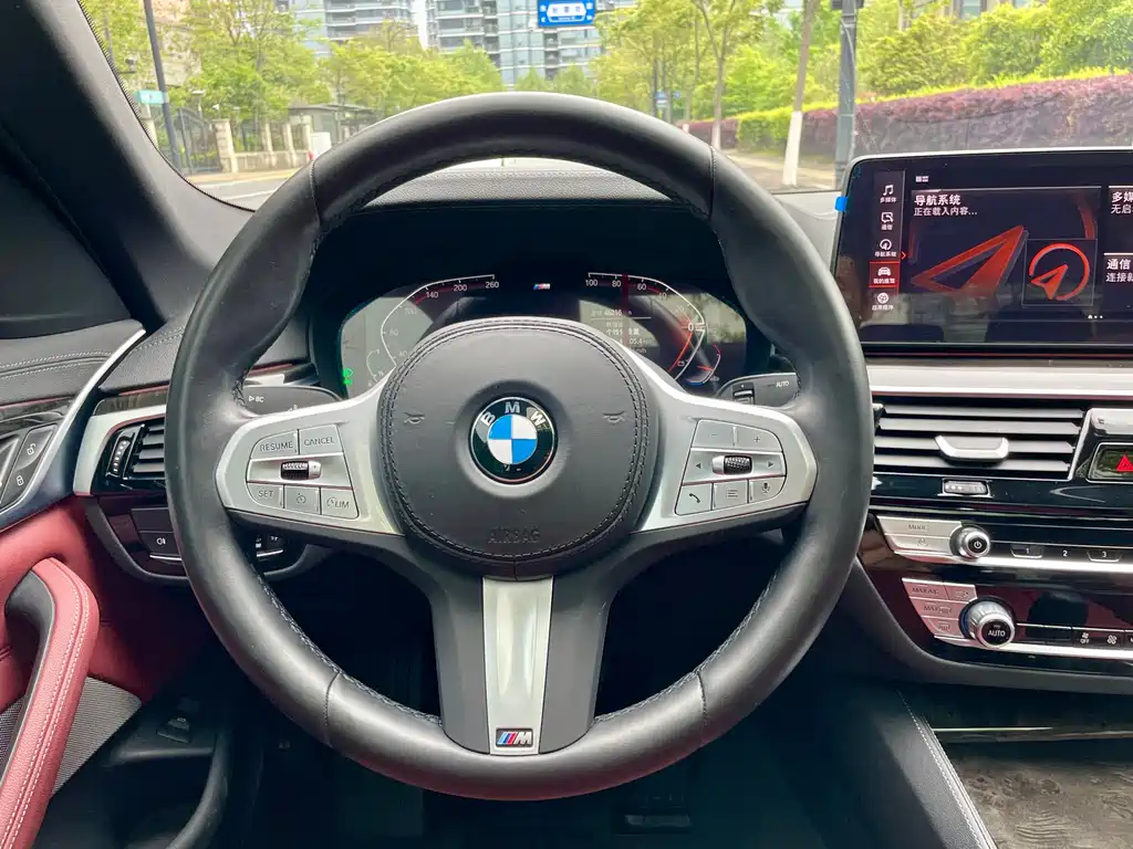 BMW 5 Series 2023 — фото 11