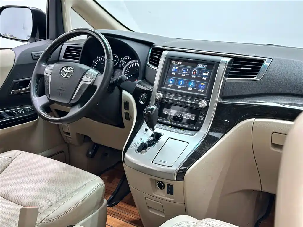 Toyota Alphard 2014 — фото 23