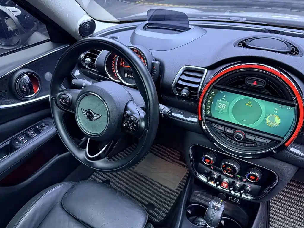 MINI Clubman 2017 — фото 13