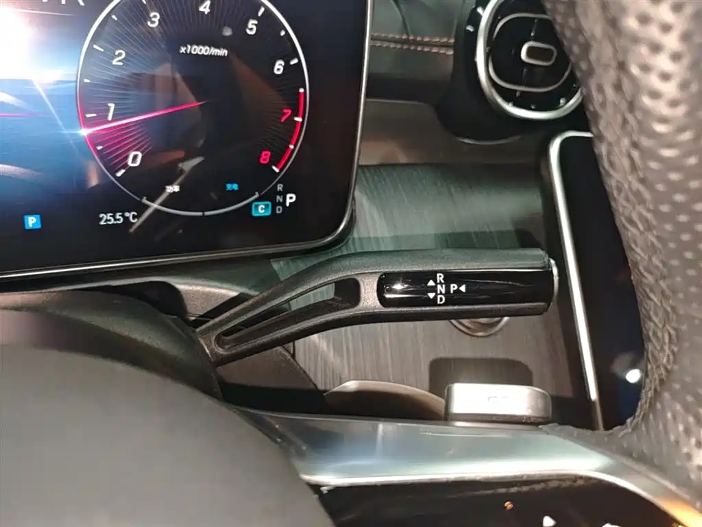 Mercedes-Benz C-Class 2023 — фото 13