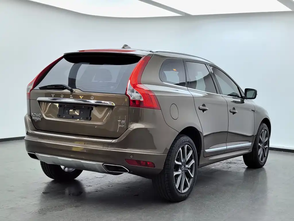 Volvo XC60 2017 — фото 4