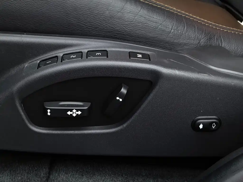 Volvo XC60 2017 — фото 20
