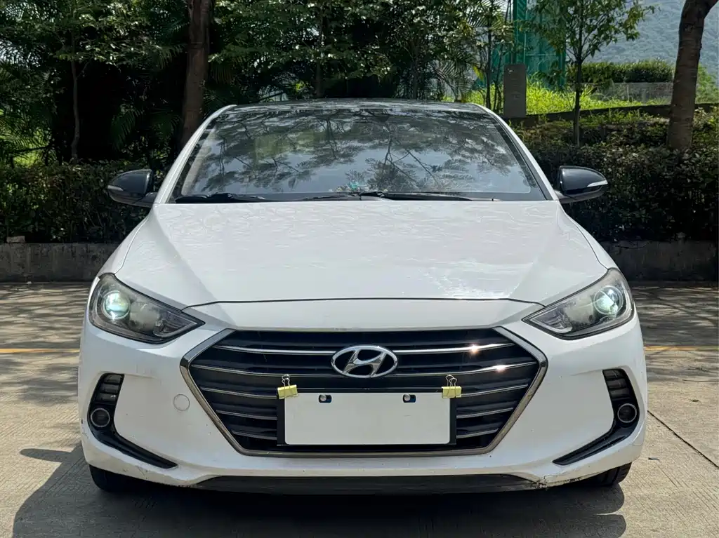 Hyundai Elantra 2016 — фото 2