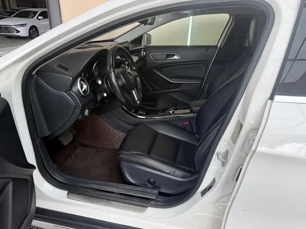 Mercedes-Benz GLA 2015 — фото 13