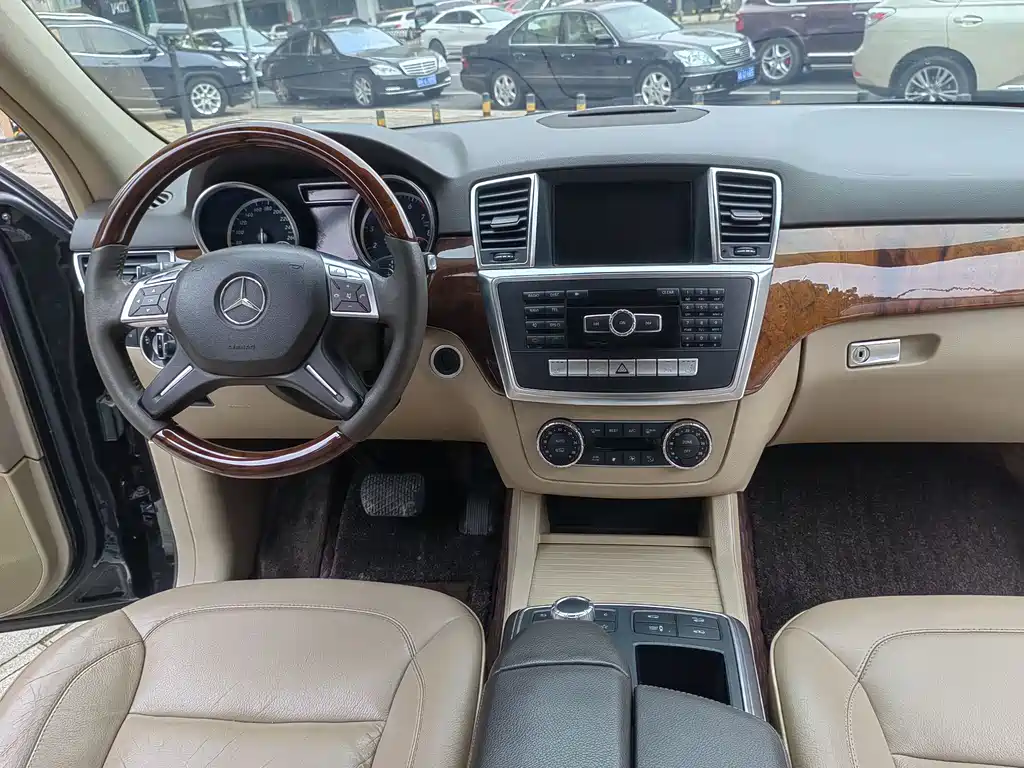 Mercedes-Benz M-Class 2013 — фото 15