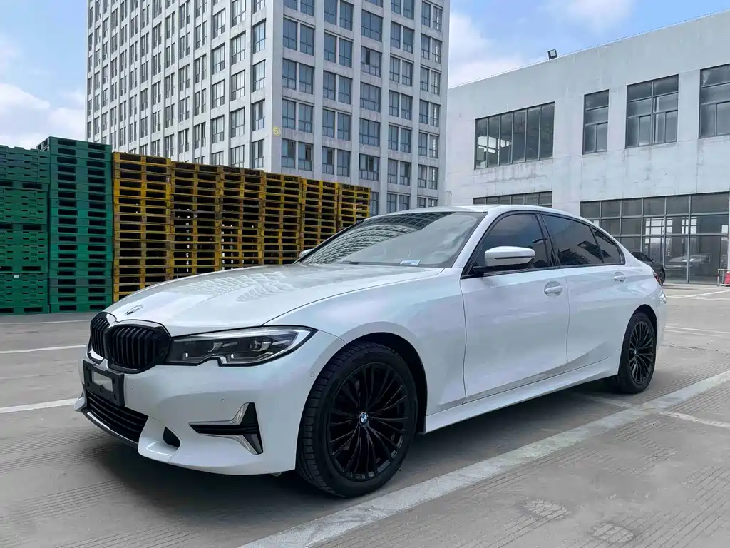 BMW 3 Series 2019 — фото 1