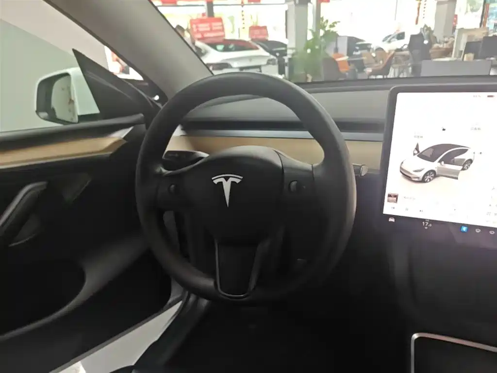 Tesla Model Y 2022 — фото 11