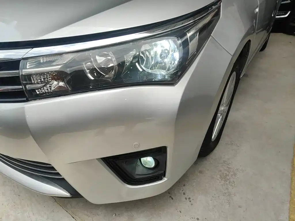 Toyota Corolla 2015 — фото 24