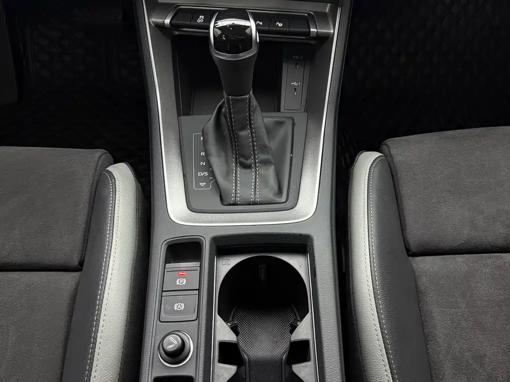Audi Q3 2023 — фото 15