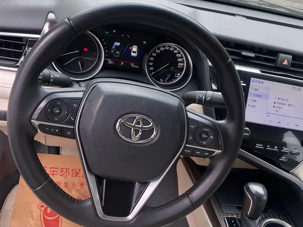 Toyota Camry 2018 — фото 9