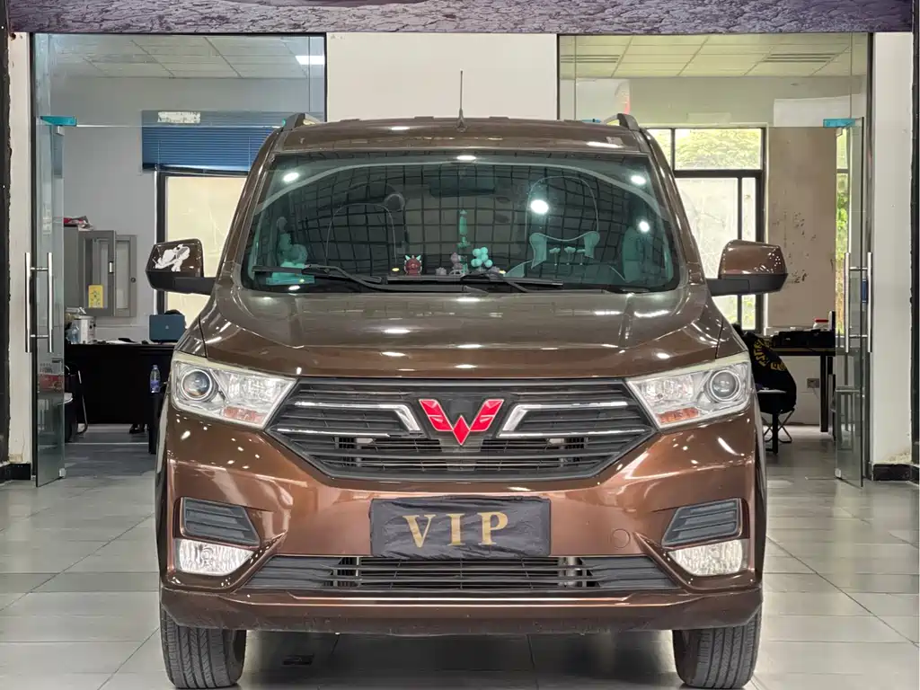 Wuling Hongguang 2018 — фото 2