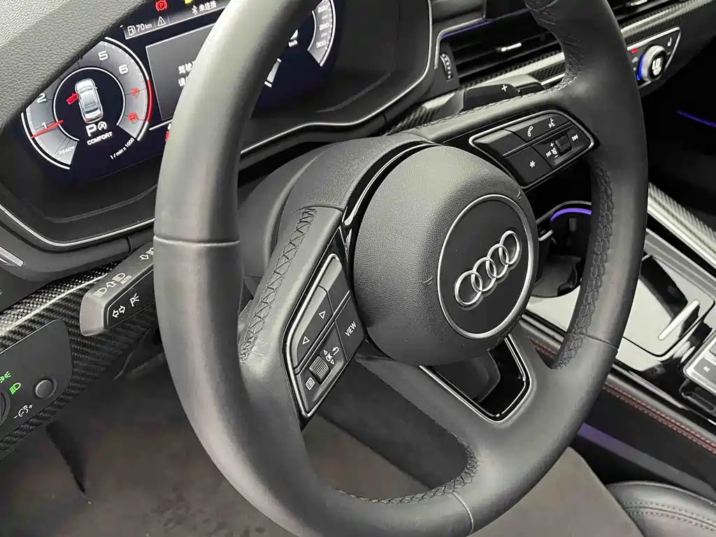 Audi A4L 2020 — фото 27