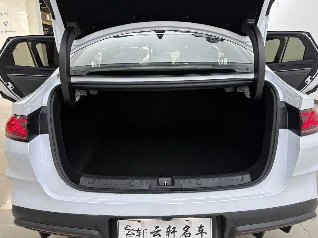 BYD Qin L 2025 — фото 13