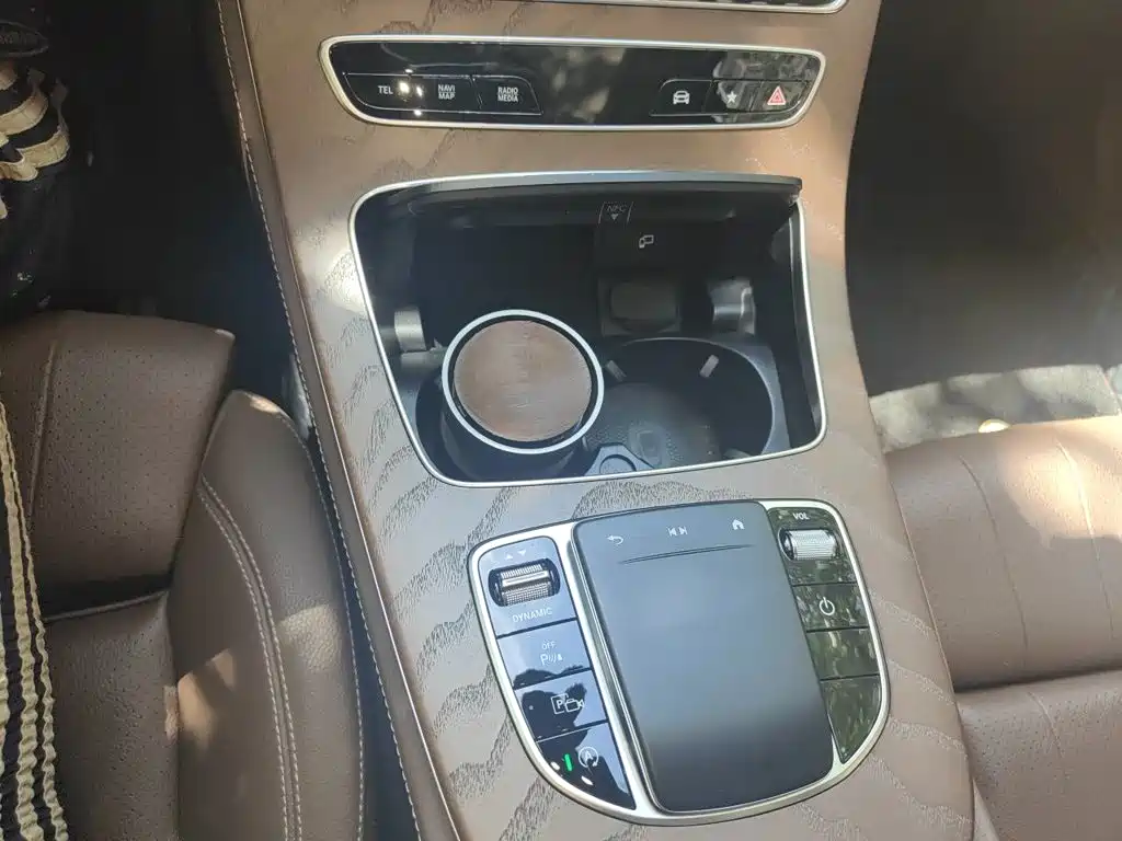 Mercedes-Benz E-Class 2021 — фото 11