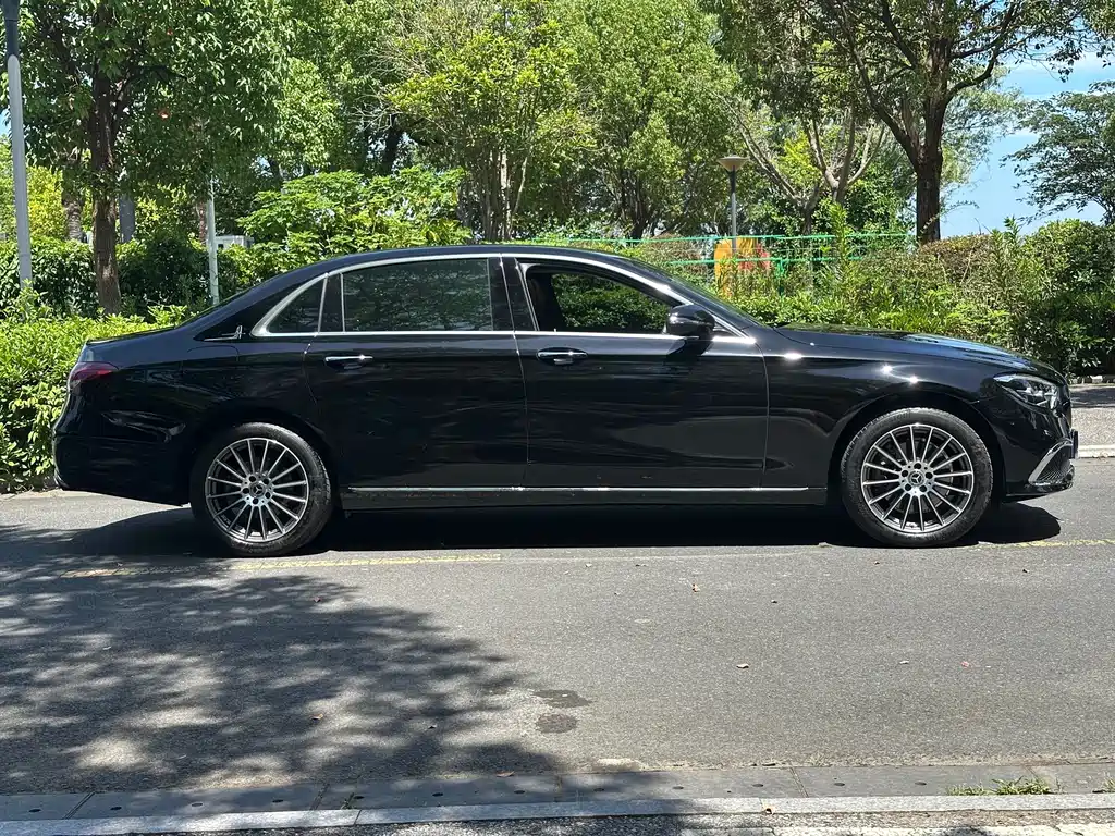 Mercedes-Benz E-Class 2023