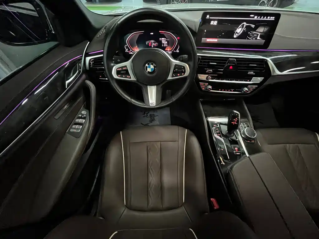 BMW 5 Series 2021 — фото 12