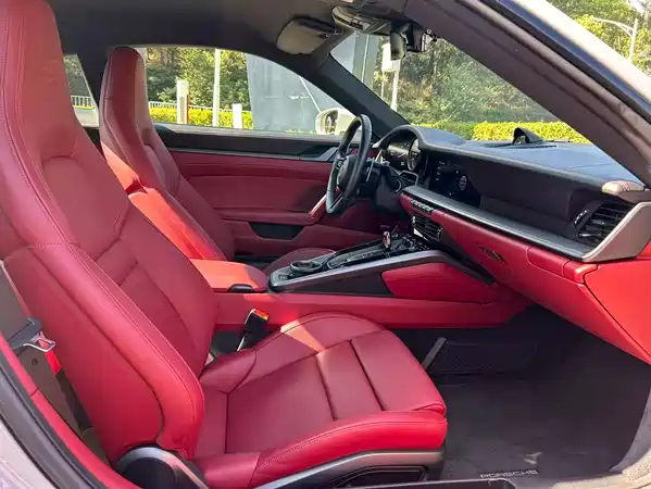 Porsche 911 2023