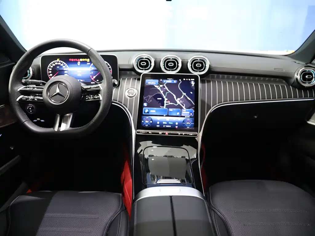 Mercedes-Benz C-Class 2025 — фото 10