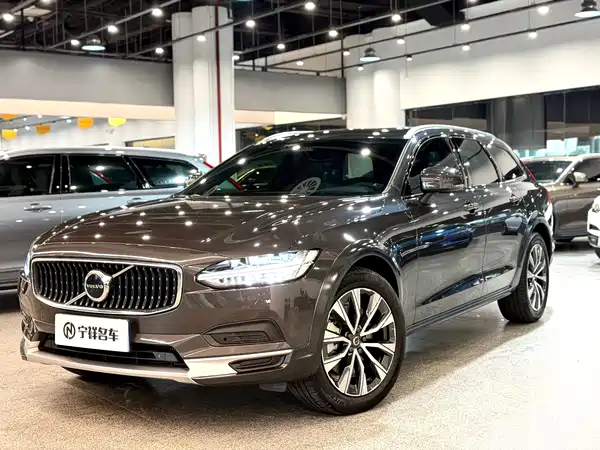 Volvo V90 2024