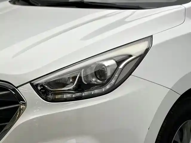 Hyundai ix35 2015 — фото 11