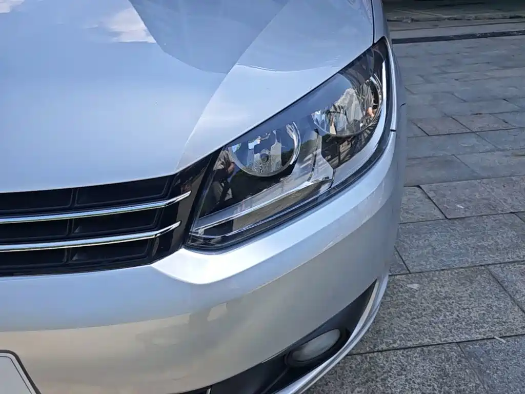 Volkswagen Touran 2015 — фото 24