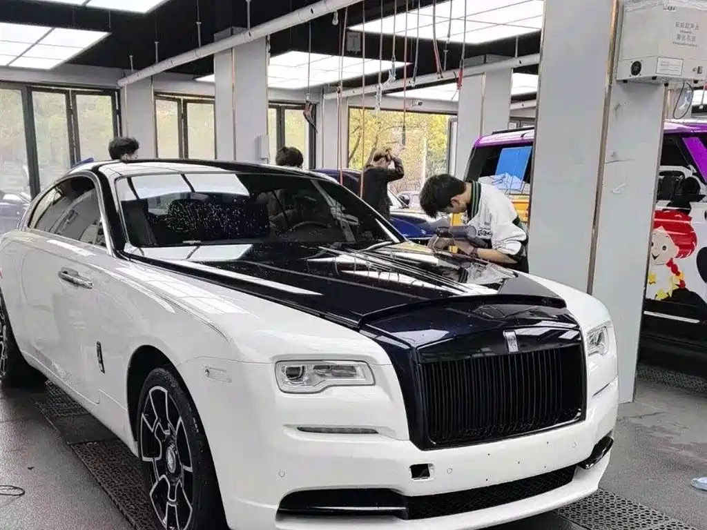 Rolls-Royce Phantom 2021 — фото 2