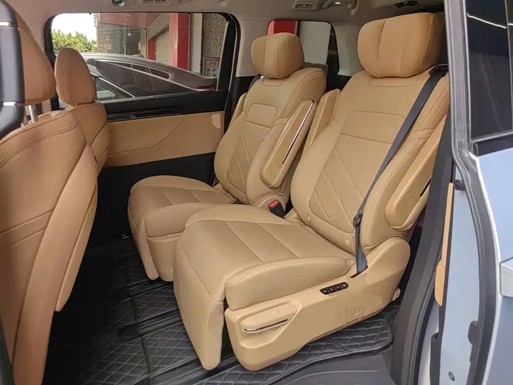 GAC Trumpchi E8 PHEV 2024 — фото 10
