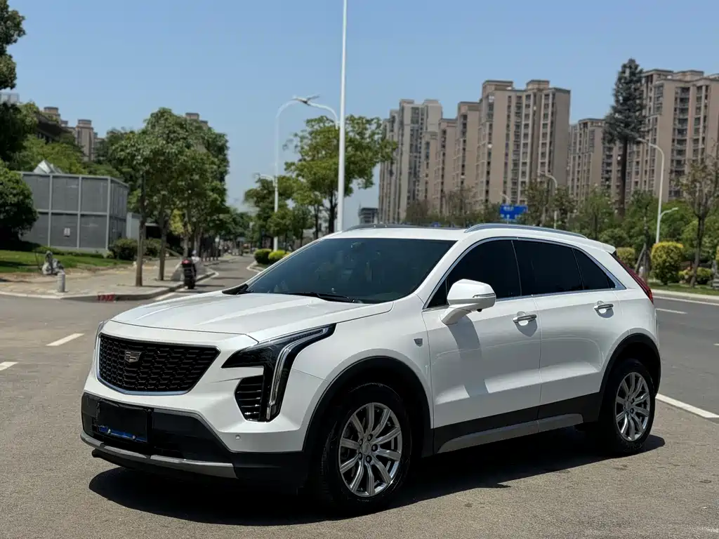 Cadillac XT4 2021 — фото 1
