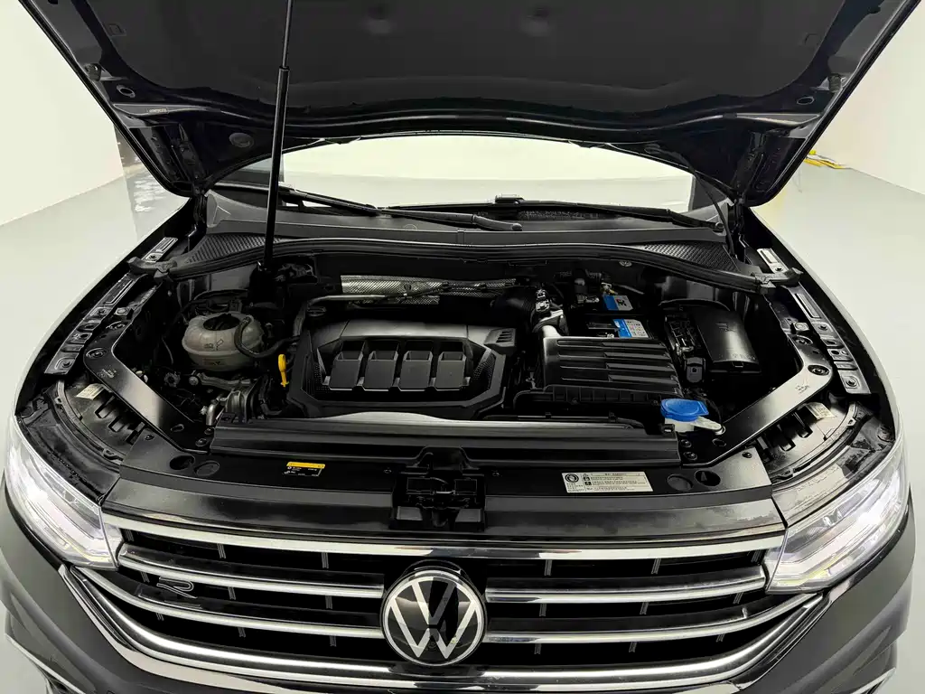 Volkswagen Tiguan L 2022 — фото 10