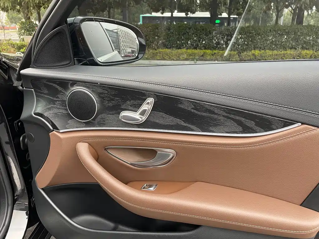 Mercedes-Benz E-Class 2018 — фото 17