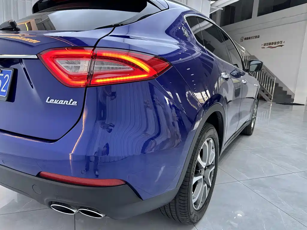Maserati Levante 2019 — фото 20