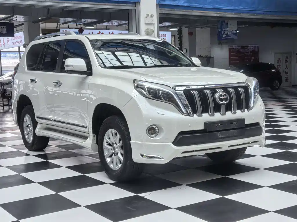 Toyota Prado 2017 — фото 1