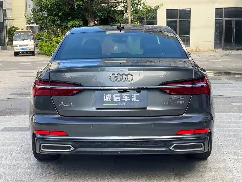 Audi A6L 2022