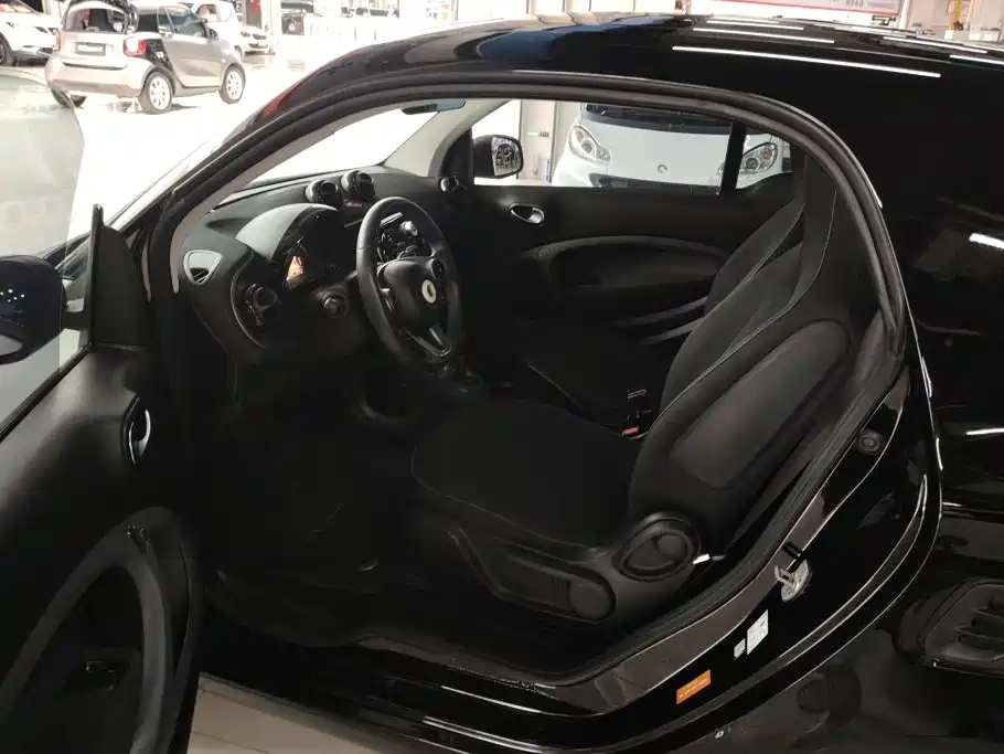 smart fortwo 2016 — фото 11