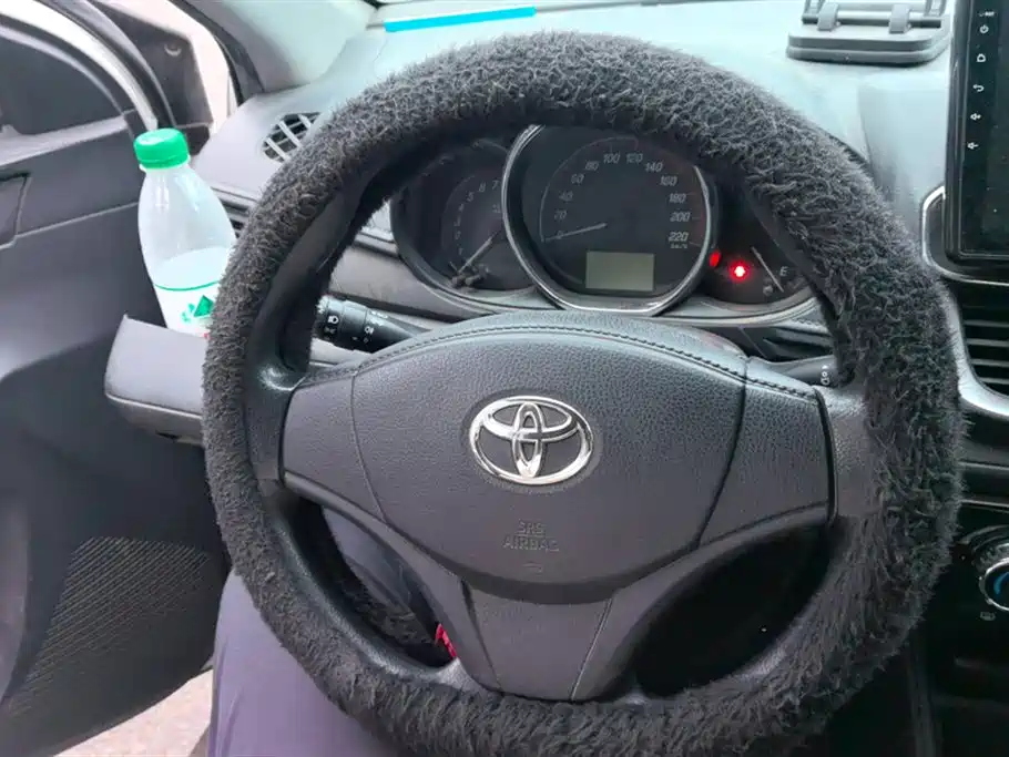 Toyota Yaris L 2021 — фото 15
