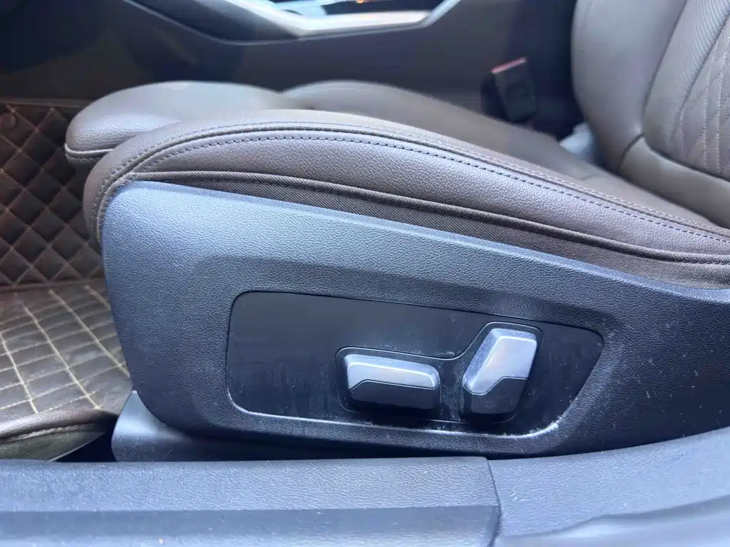 BMW 3 Series 2023 — фото 12