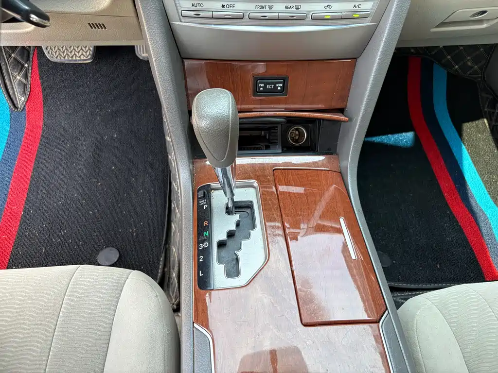 Toyota Camry 2014 — фото 16