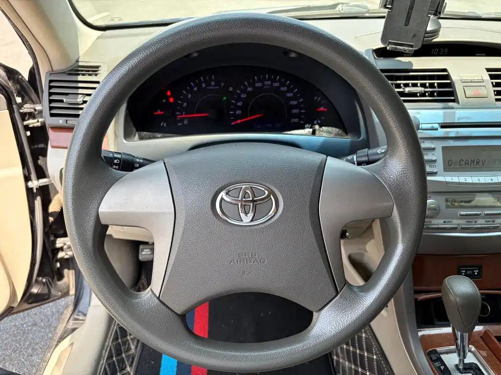 Toyota Camry 2014 — фото 13