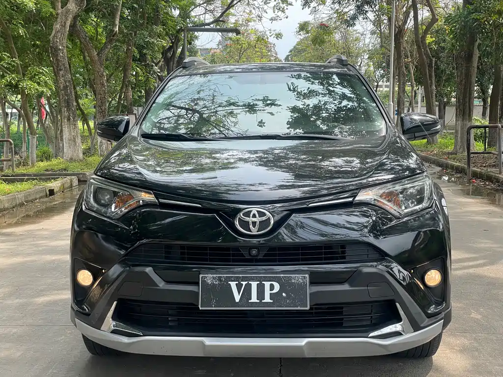 Toyota RAV4 2017 — фото 4